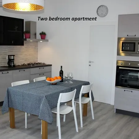 Apartment Villa Laila *
