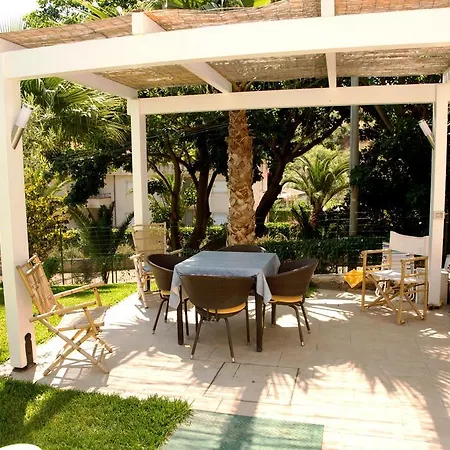 Apartment Villa Laila *